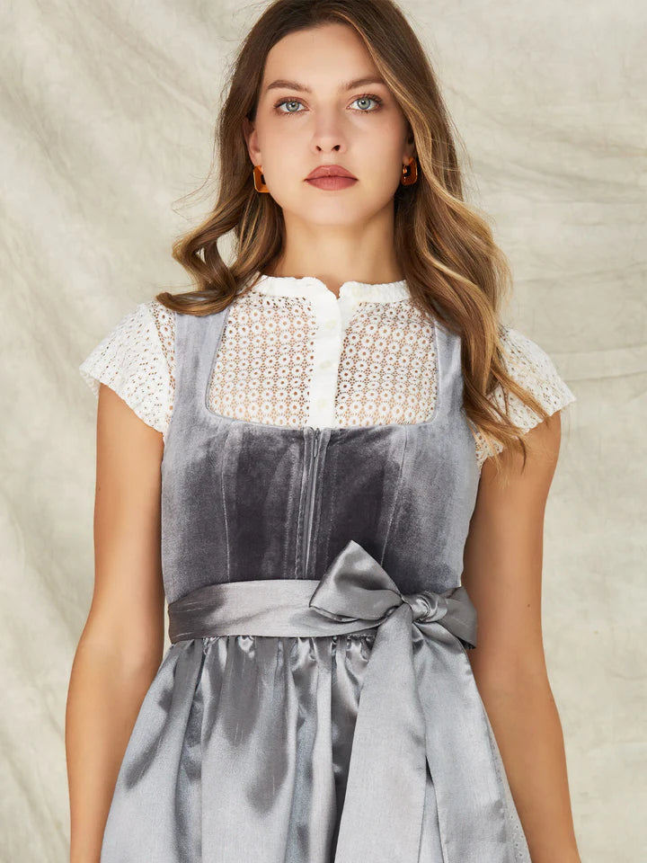 Šedá sametová dirndl-an elegantní klasika